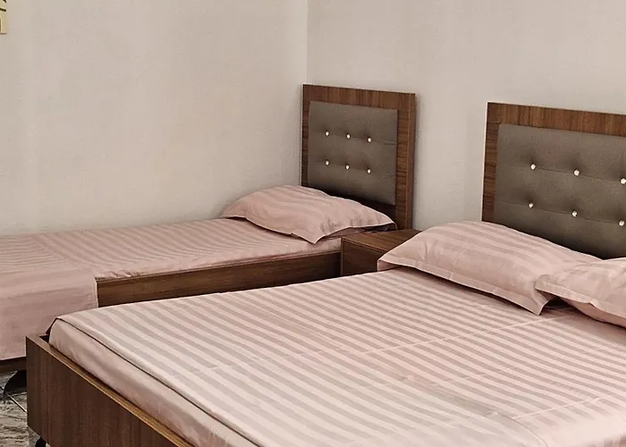 Seaside Bliss 2 Gasthuis Golem (Tirana)